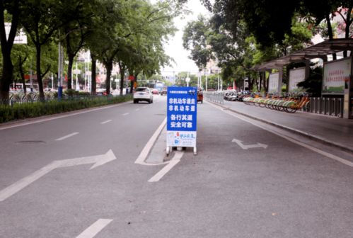 桂林市區(qū)21個路口道路交通設(shè)施煥新，城市交通邁上新臺階