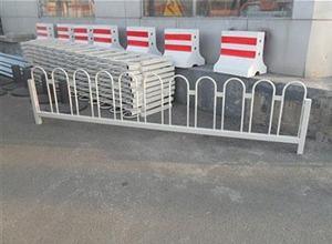 河北路通交通設施廠 公路護欄的高清圖鑒與安全守護